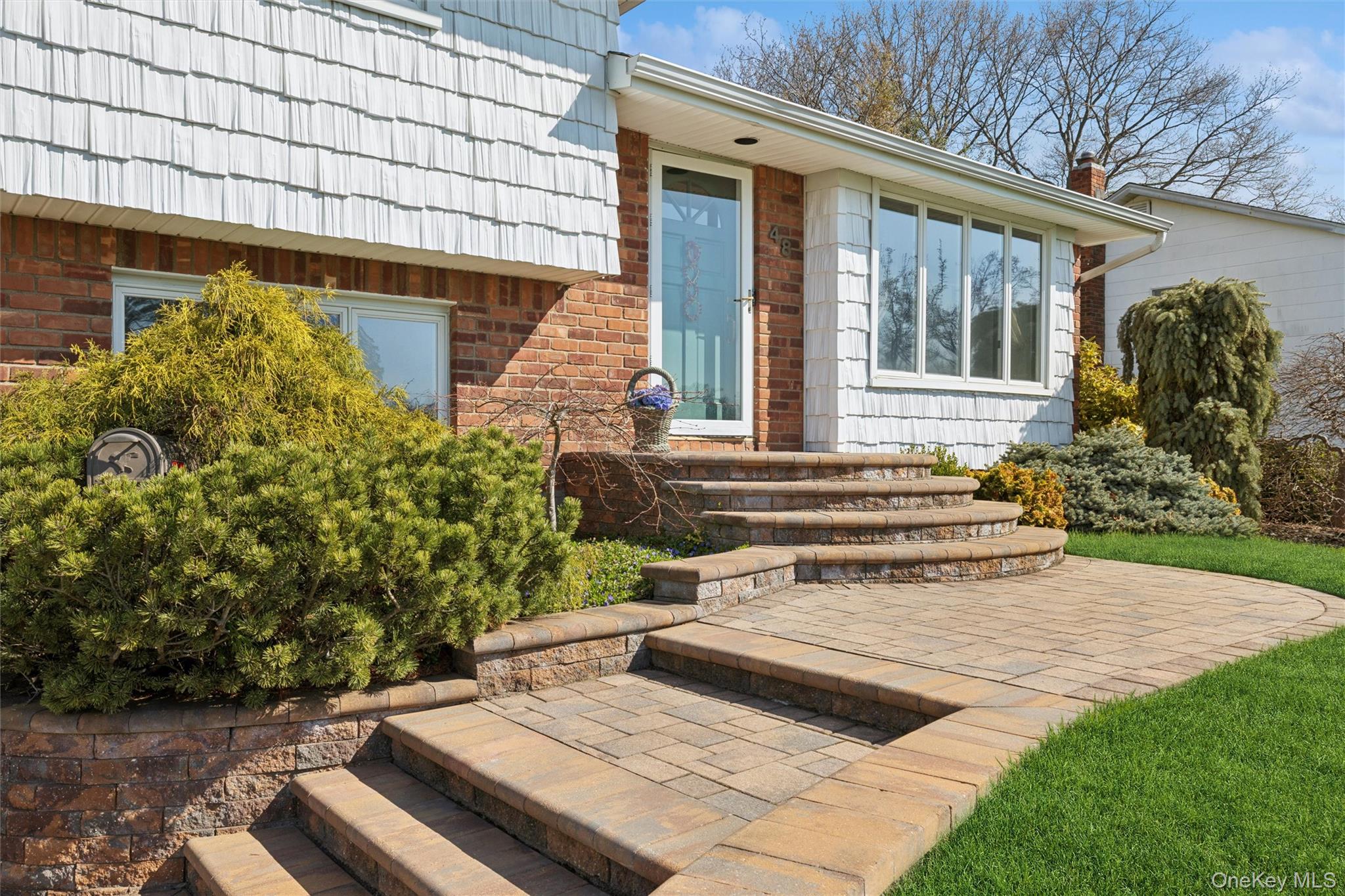 48 Roxbury Drive Commack, NY 11725 - Photo 2 of 20