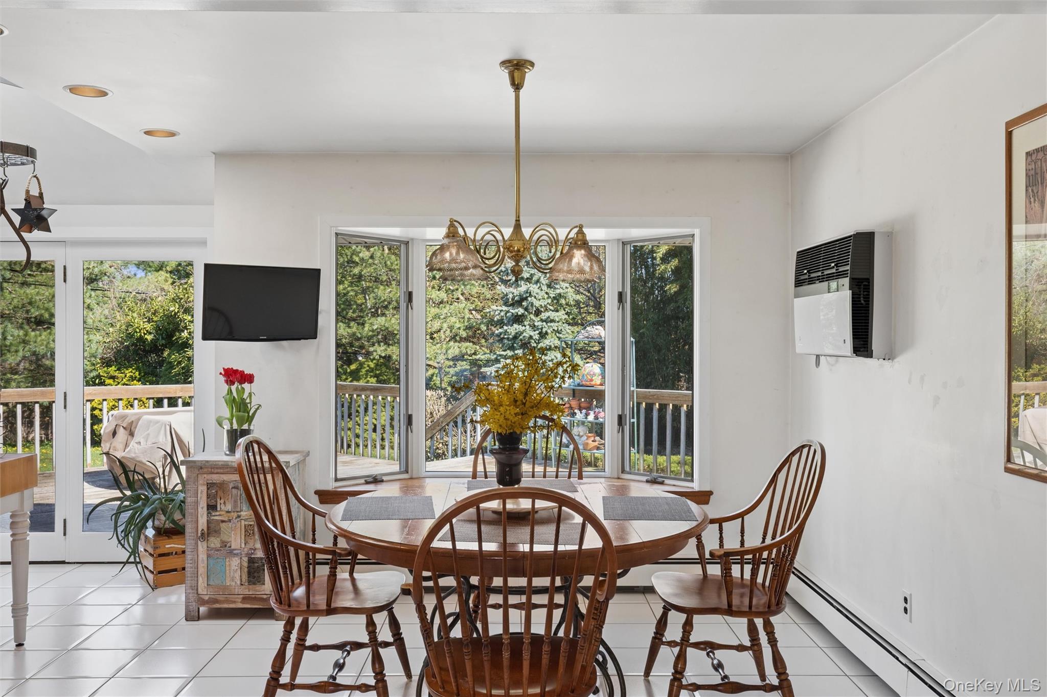 48 Roxbury Drive Commack, NY 11725 - Photo 5 of 20