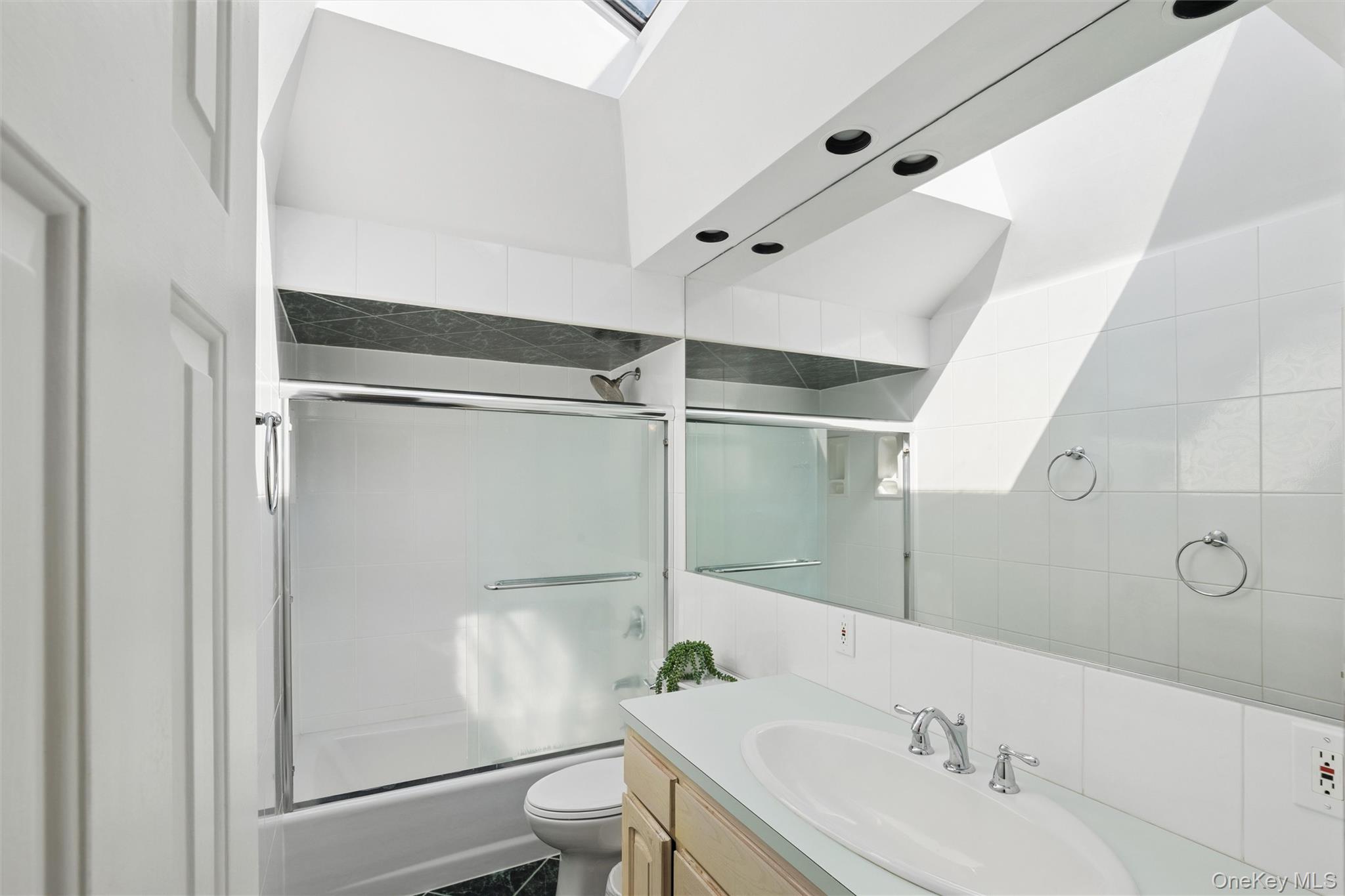 48 Roxbury Drive Commack, NY 11725 - Photo 9 of 20