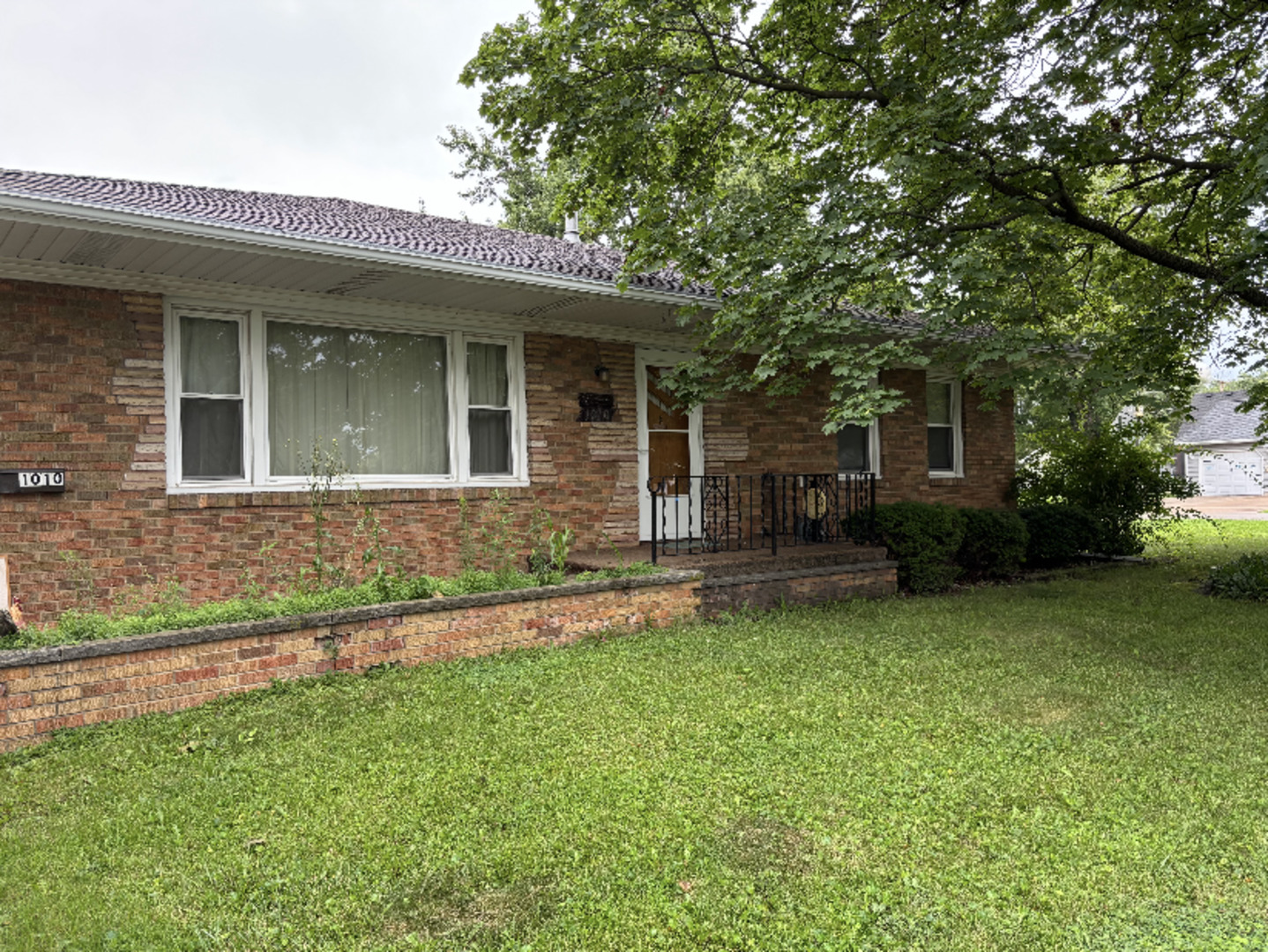 1010 Elliott Street Streator, IL 61364 - Photo 2 of 20