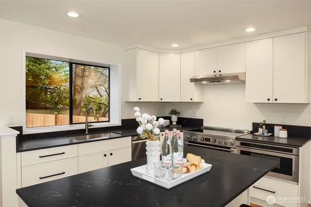 $1,595,000 | 14106 177th Court Northeast, Redmond, WA 98052