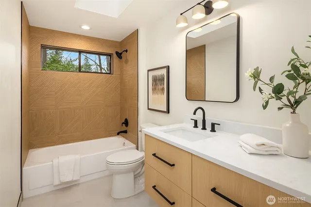 $1,595,000 | 14106 177th Court Northeast, Redmond, WA 98052