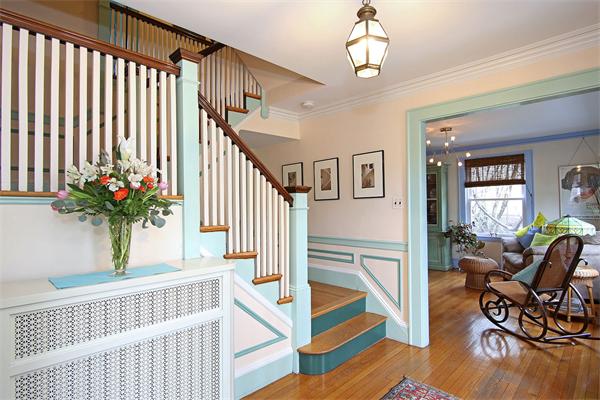 39 Manemet Road Newton, MA 02459 - Photo 3 of 22