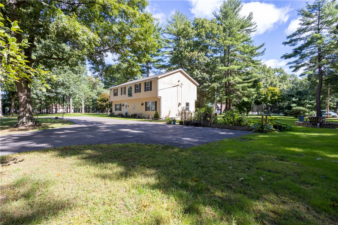 231 Shady Valley Road Coventry, RI 02816 - Photo 6 of 46