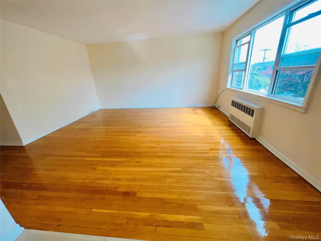 $3,100 | 61-50 219th Street, Unit 2 | Oakland Gardens