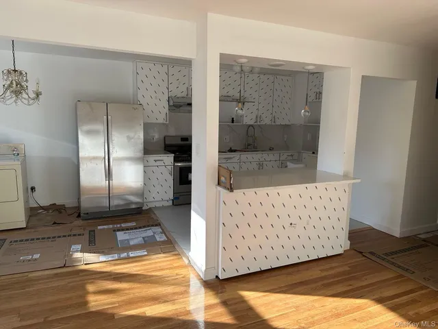 $3,100 | 61-50 219th Street, Unit 2 | Oakland Gardens