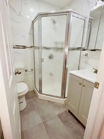 $3,100 | 61-50 219th Street, Unit 2 | Oakland Gardens