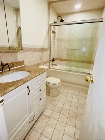 $3,100 | 61-50 219th Street, Unit 2 | Oakland Gardens