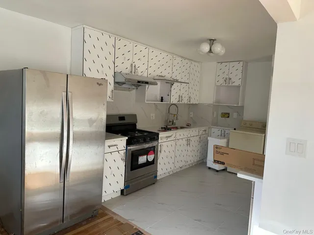 $3,100 | 61-50 219th Street, Unit 2 | Oakland Gardens