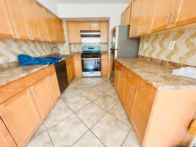 $3,100 | 61-50 219th Street, Unit 2 | Oakland Gardens