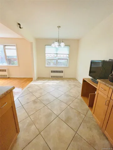 $3,100 | 61-50 219th Street, Unit 2 | Oakland Gardens