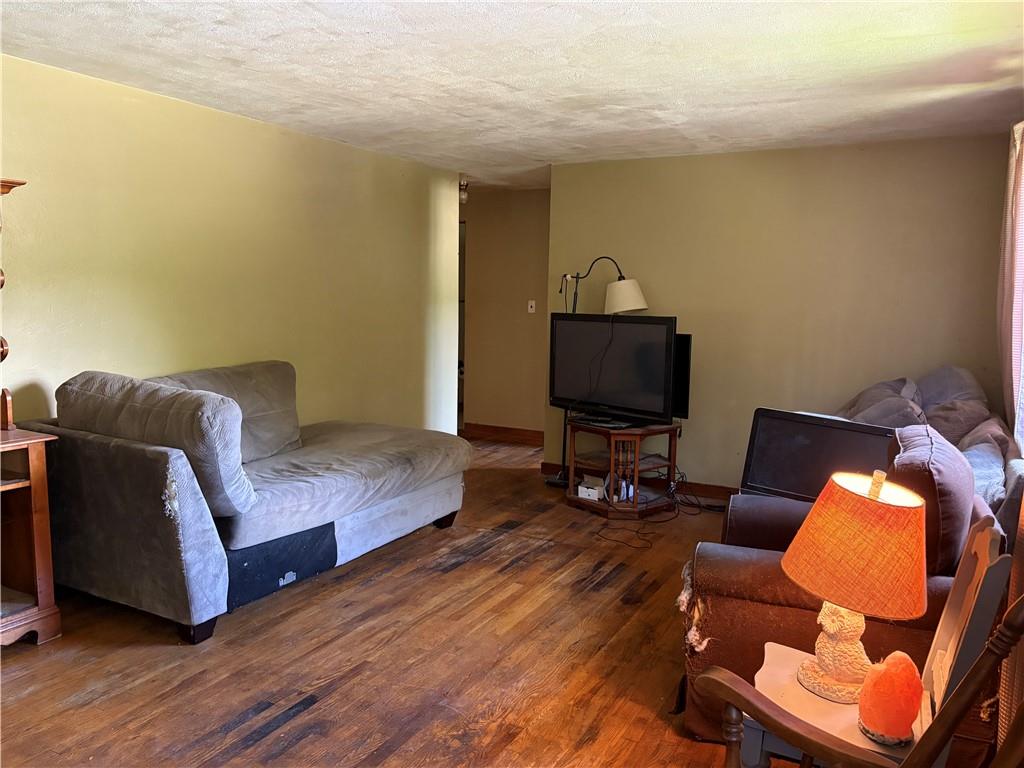 5 McMichael Road Carnegie, PA 15106 - Photo 4 of 9 Gallery Image 4