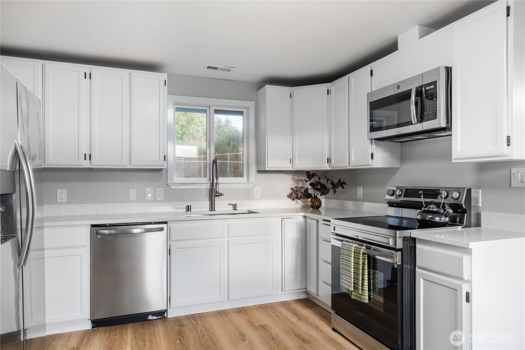 534 Juniper Street Bremerton, WA 98310 - Photo 7 of 30