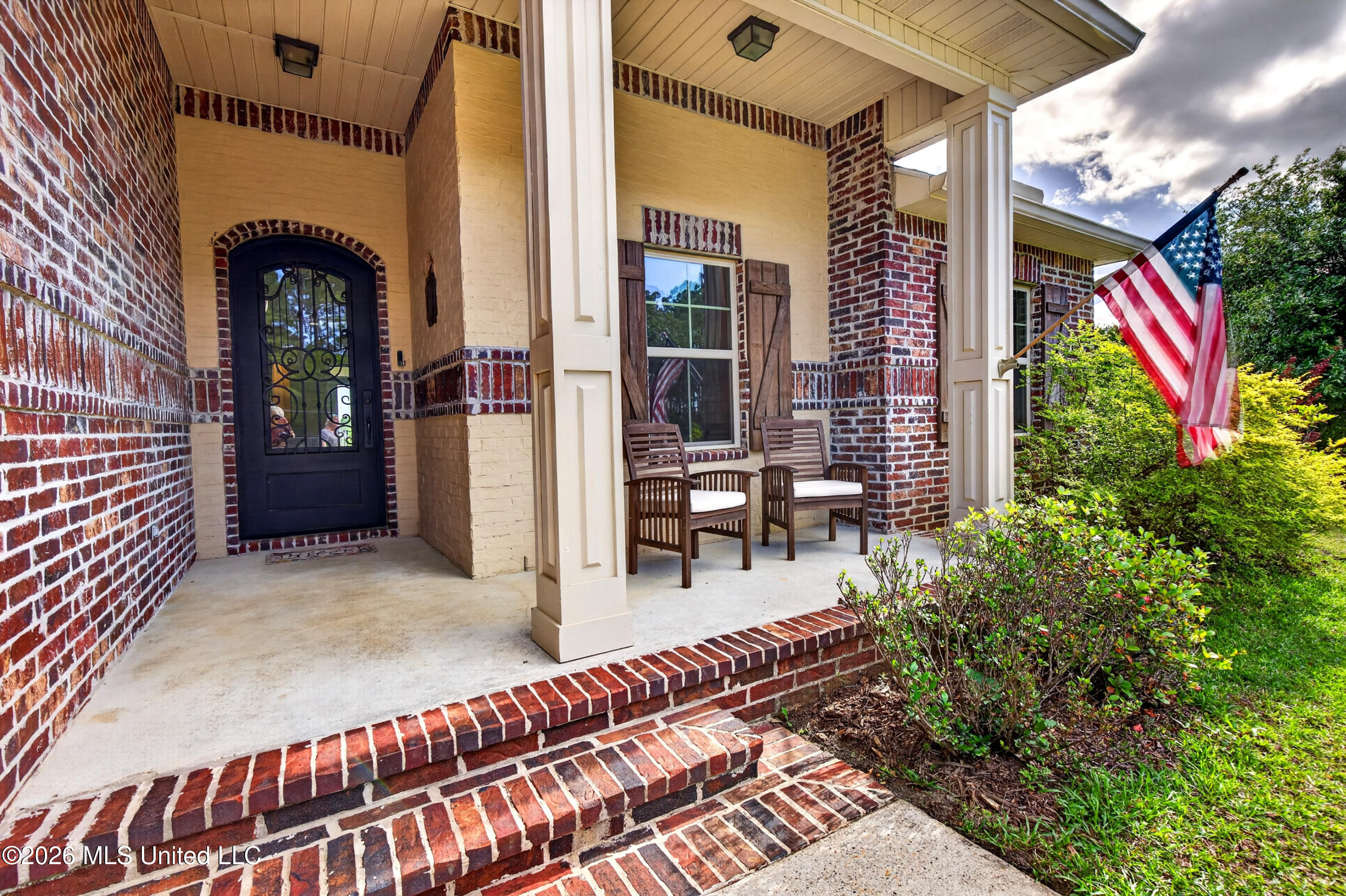 22181 Lorene Road Gulfport, MS 39503 - Photo 14 of 61 Entrance at front door