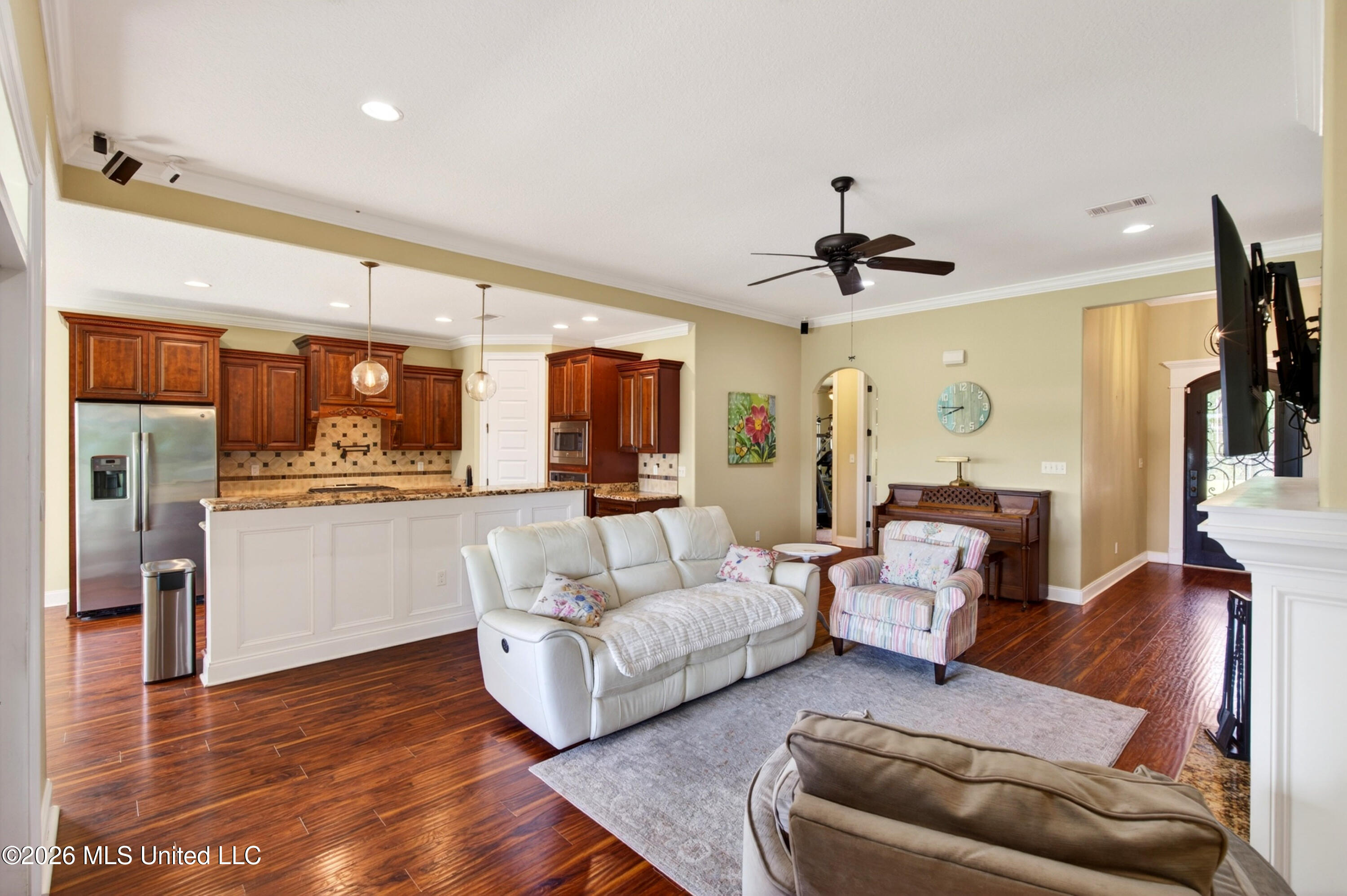 22181 Lorene Road Gulfport, MS 39503 - Photo 18 of 61 Great Room from Master Suite door