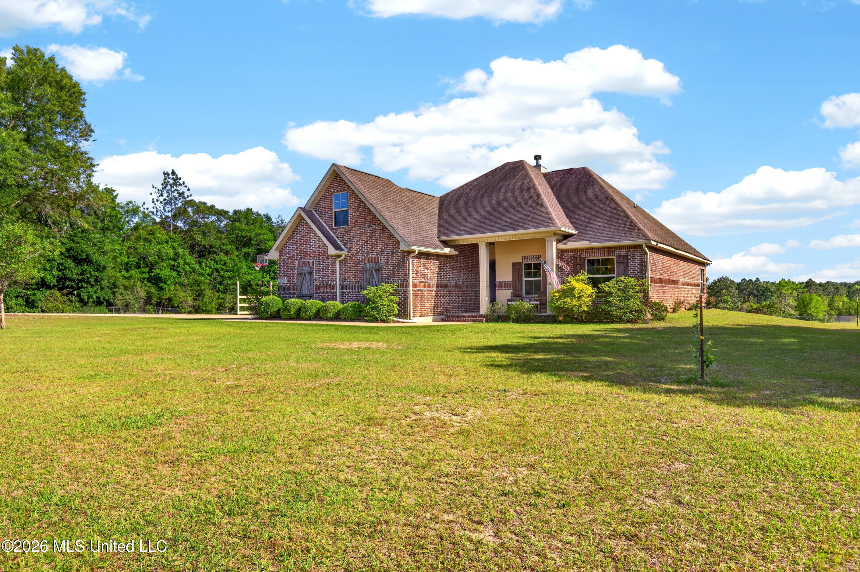 22181 Lorene Road Gulfport, MS 39503 - Photo 3 of 61 From the right corner