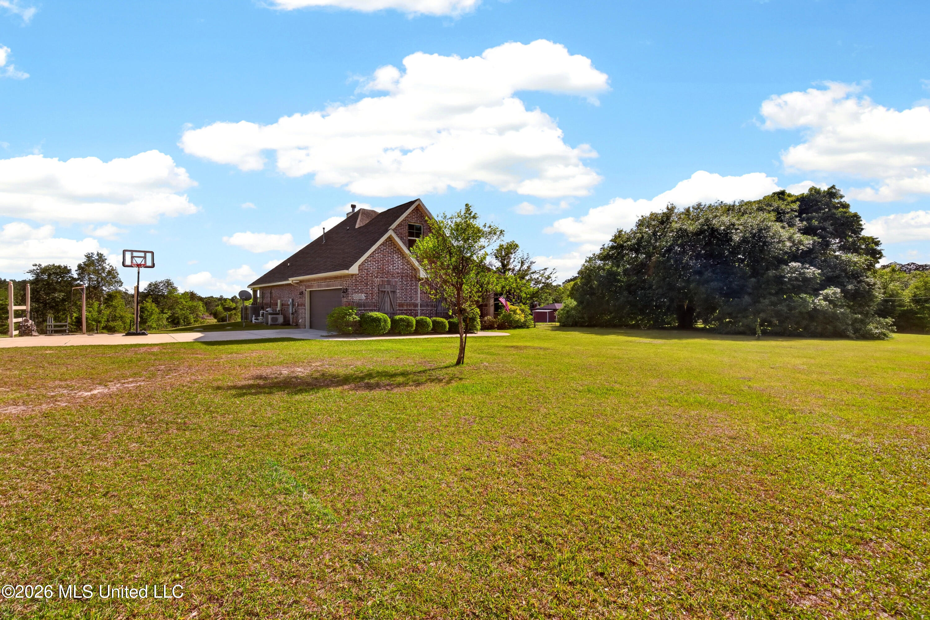 22181 Lorene Road Gulfport, MS 39503 - Photo 4 of 61 From the left corner