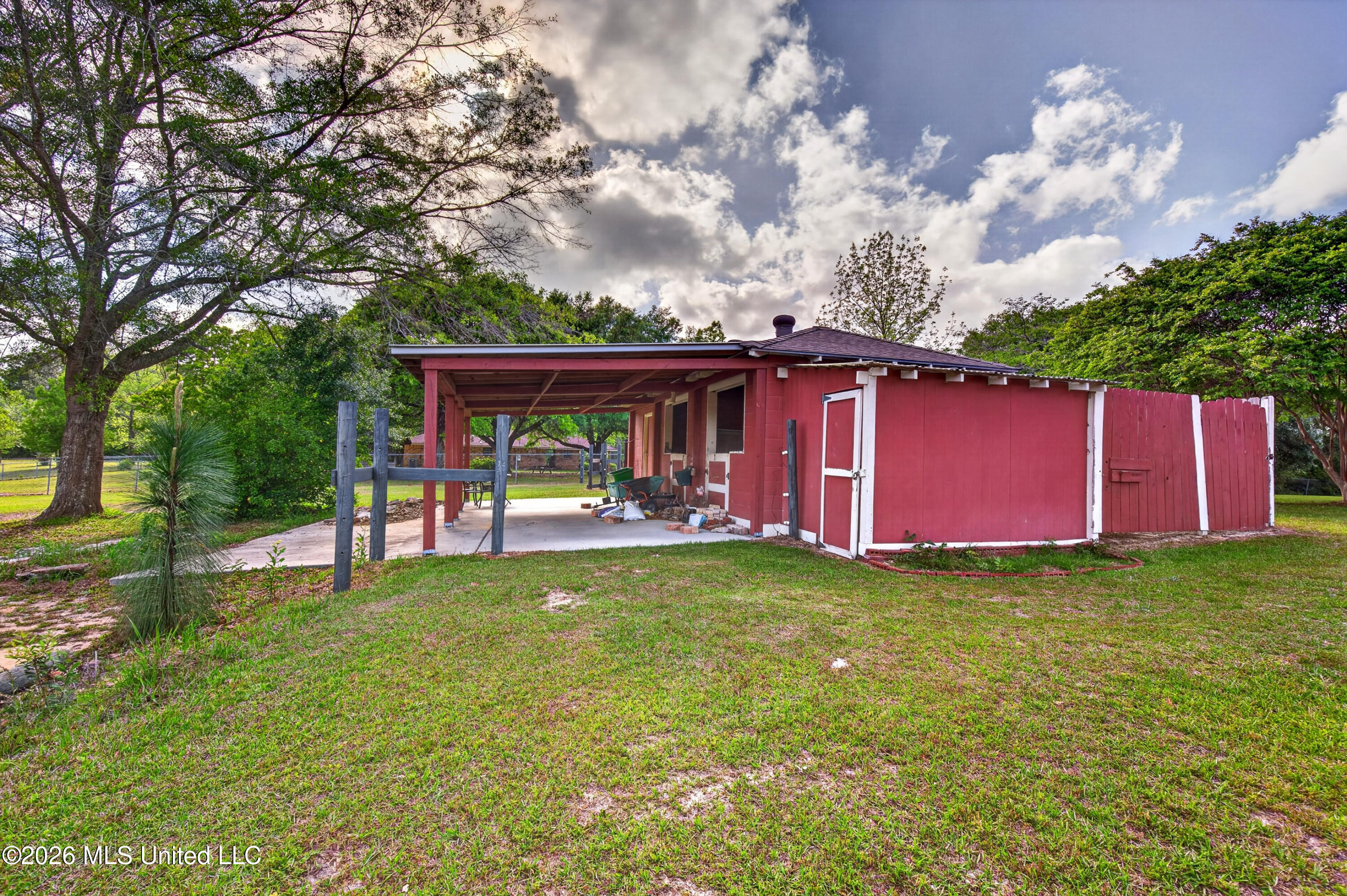 22181 Lorene Road Gulfport, MS 39503 - Photo 47 of 61 Barn / Horse Stalls