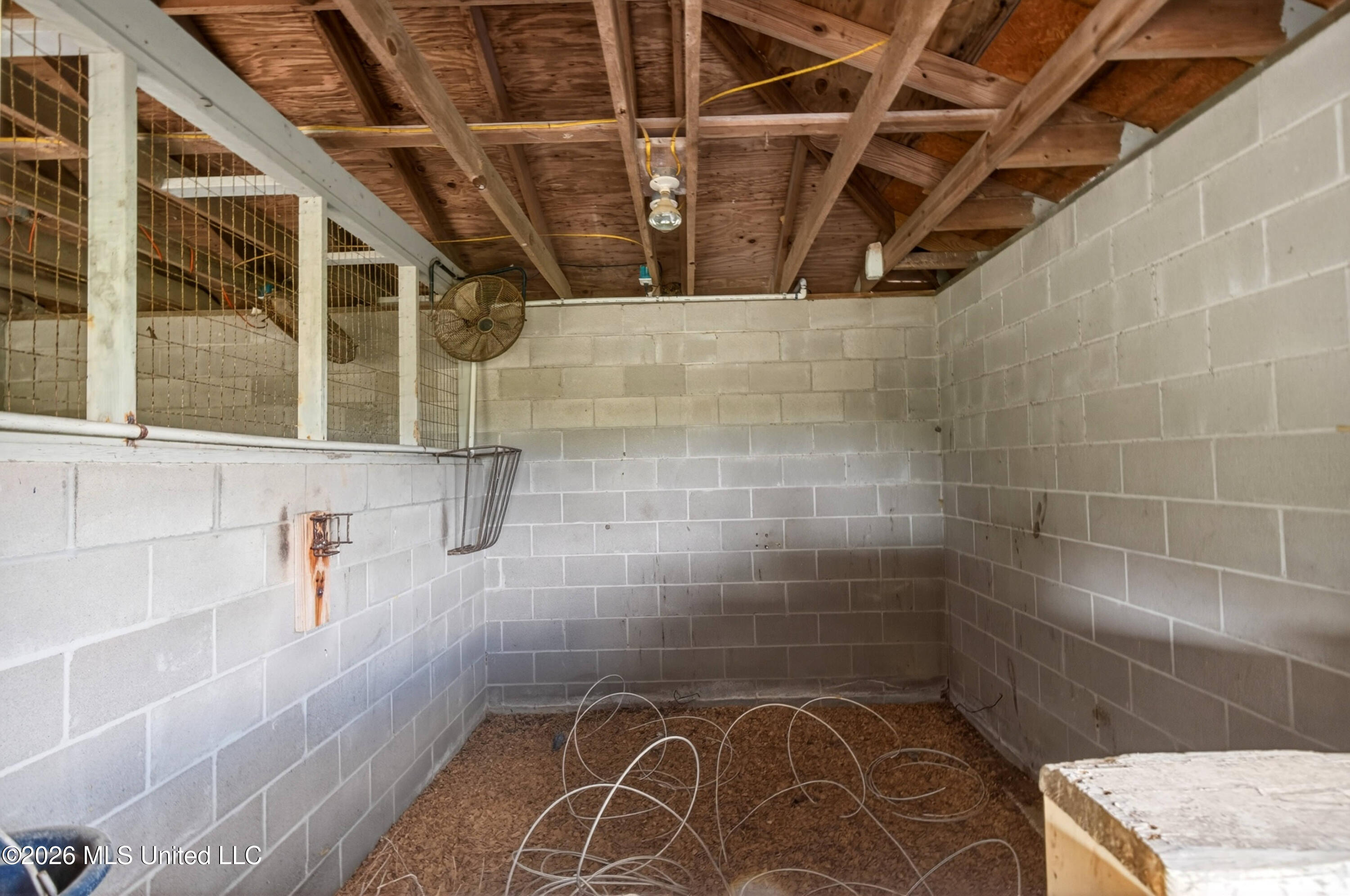 22181 Lorene Road Gulfport, MS 39503 - Photo 50 of 61 Horse Stall / Storage