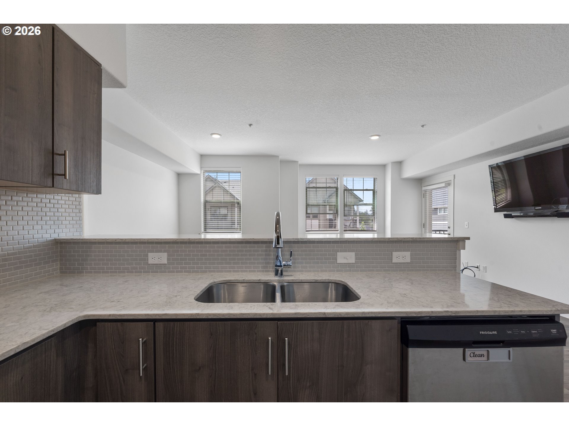 17137 Southwest Appledale Road Beaverton, OR 97007 - Photo 5 of 28
