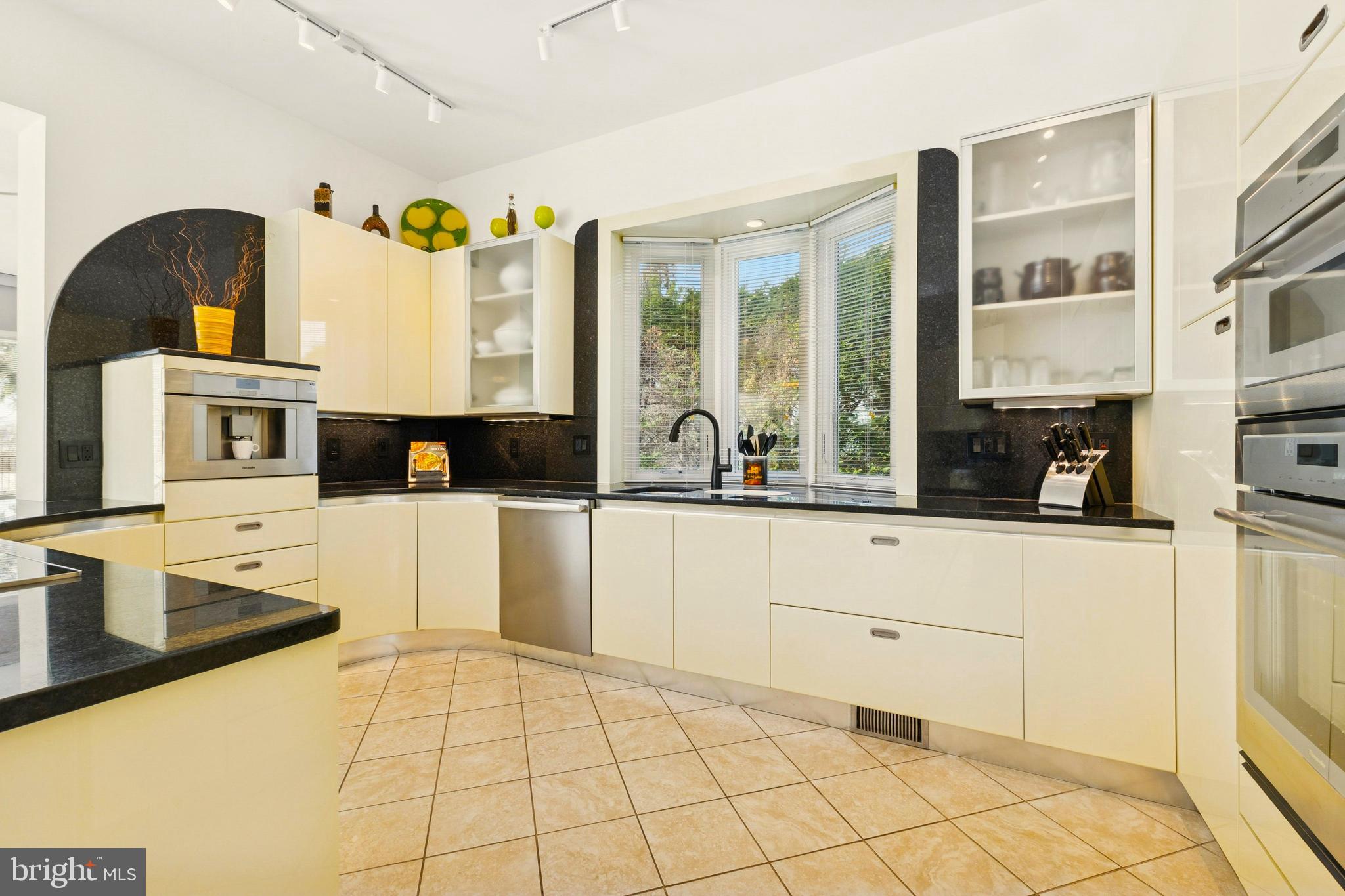 8268 Roxborough Loop Gainesville, VA 20155 - Photo 35 of 149