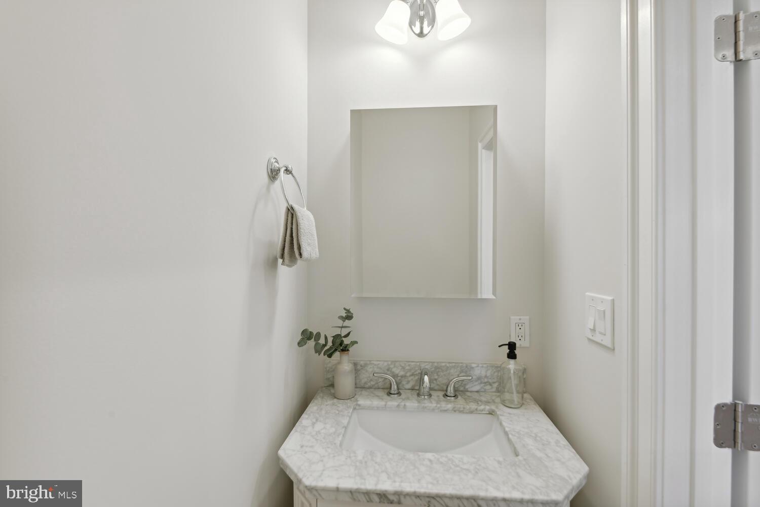 616 6th Street Northeast Washington, DC 20002 - Photo 13 of 29 Main level half bathroom