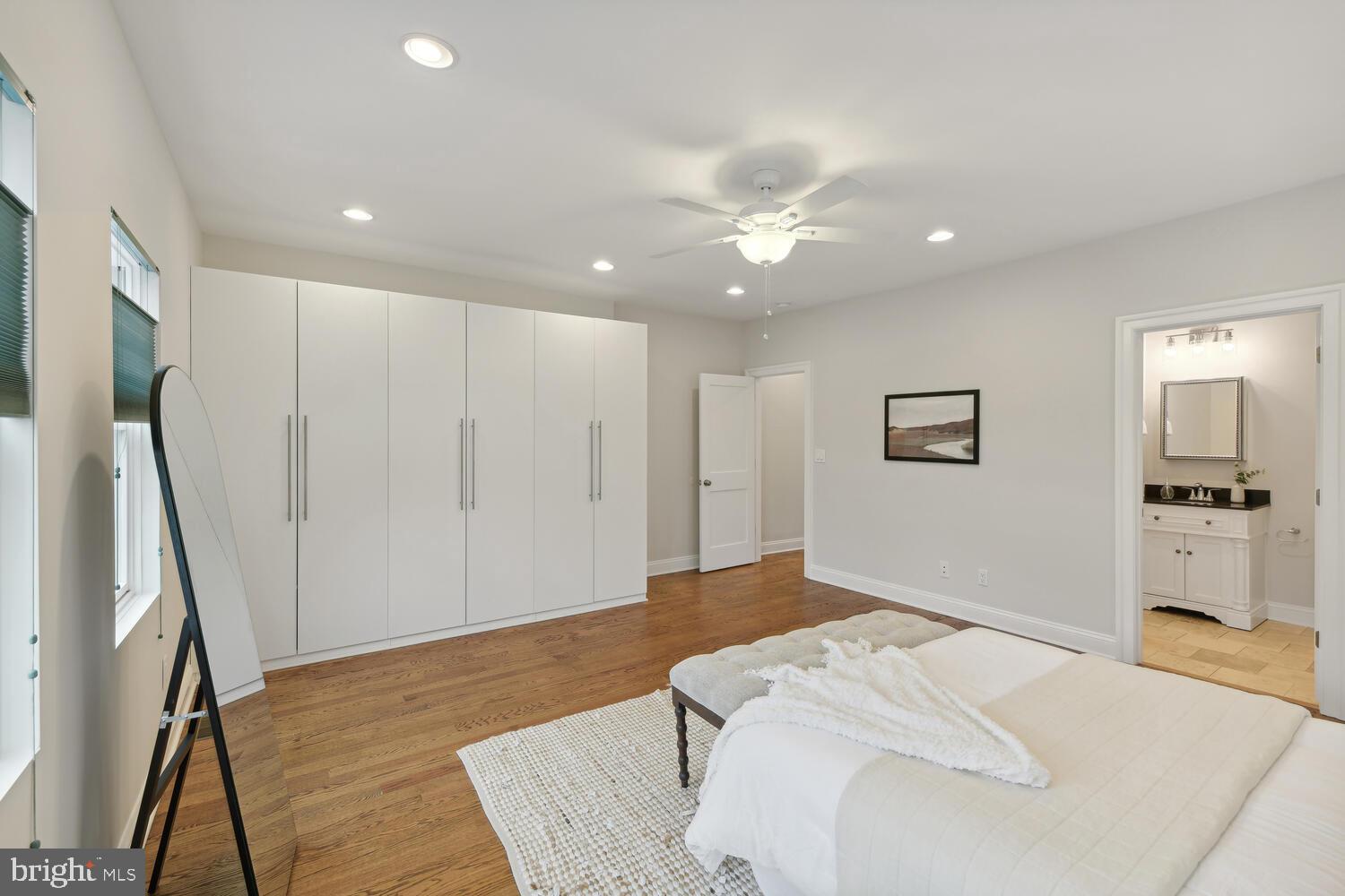 616 6th Street Northeast Washington, DC 20002 - Photo 19 of 29 Custom wardrobes