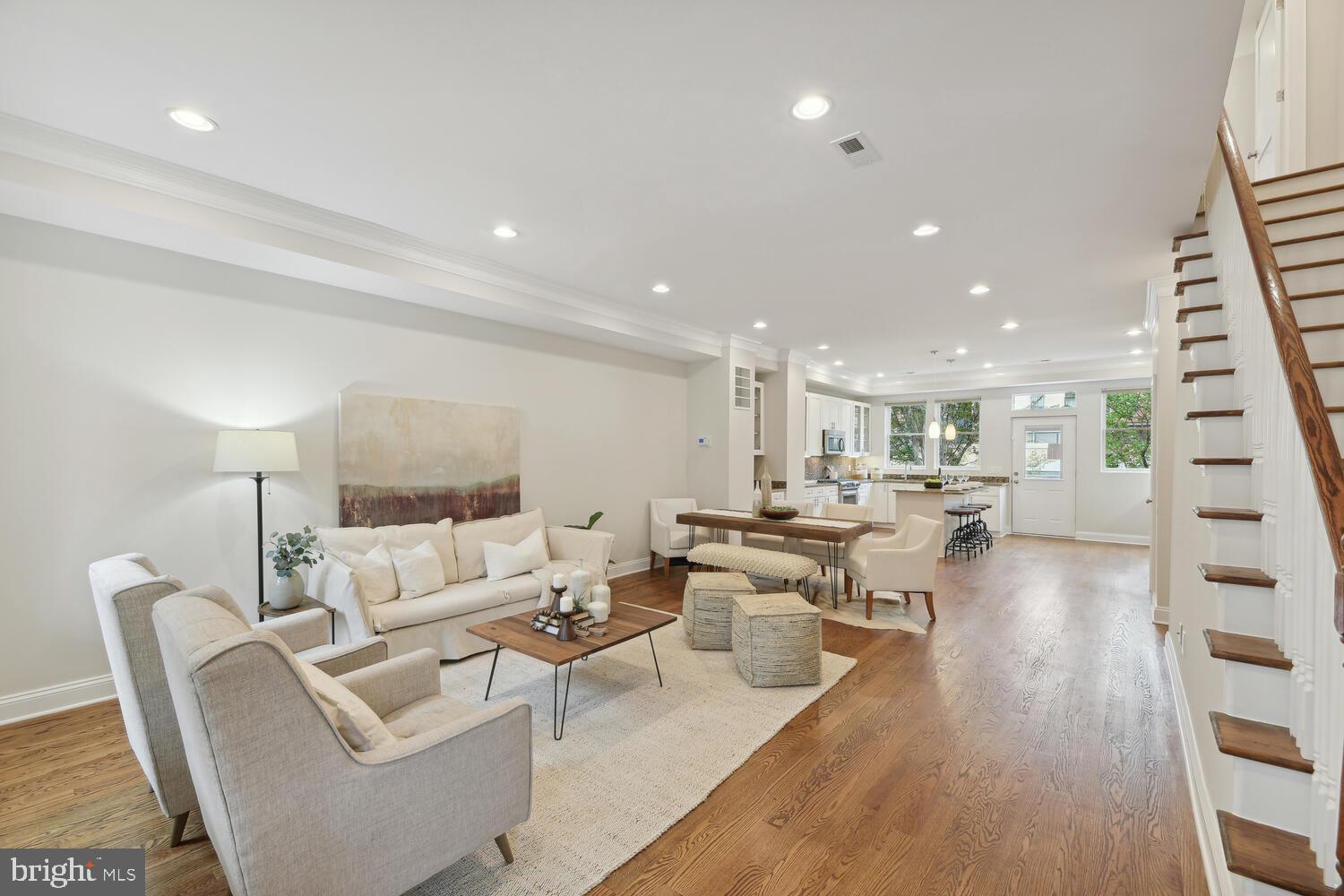Amazing open concept main level