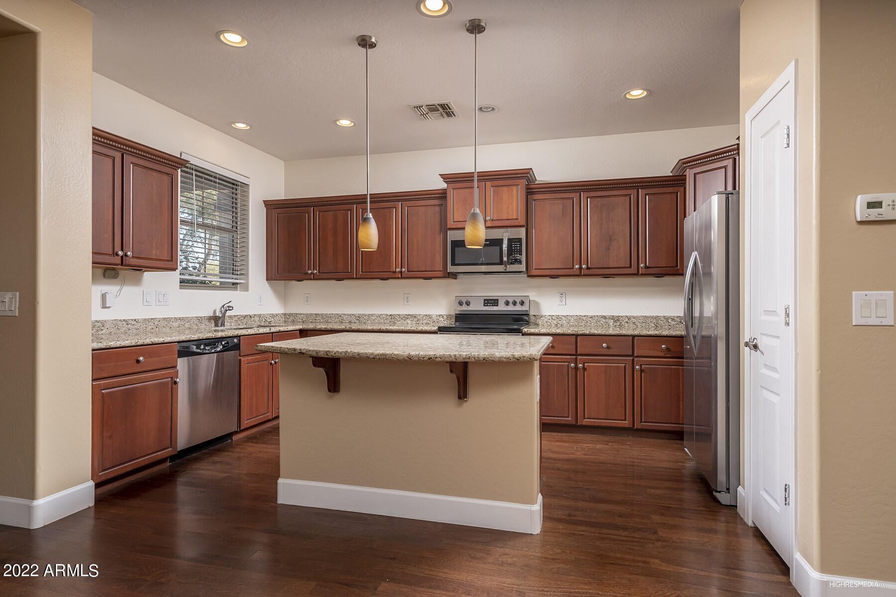 3924 South Rim Road Gilbert, AZ 85297 - Photo 3 of 23 KITCHEN WITH GRANITE, SS APPLIANCES