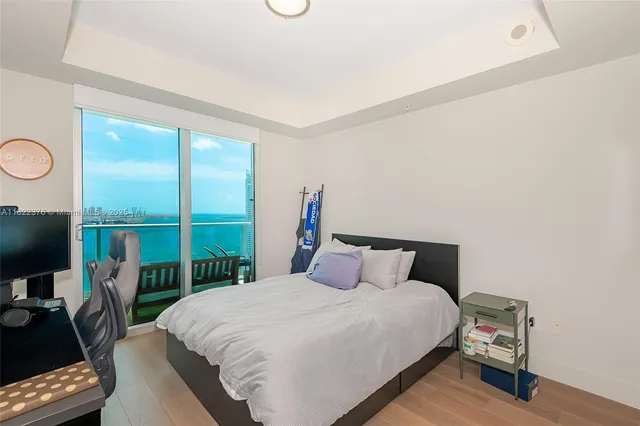 $699,000 | 300 South Biscayne Boulevard, Unit T2612, Miami, FL 33131