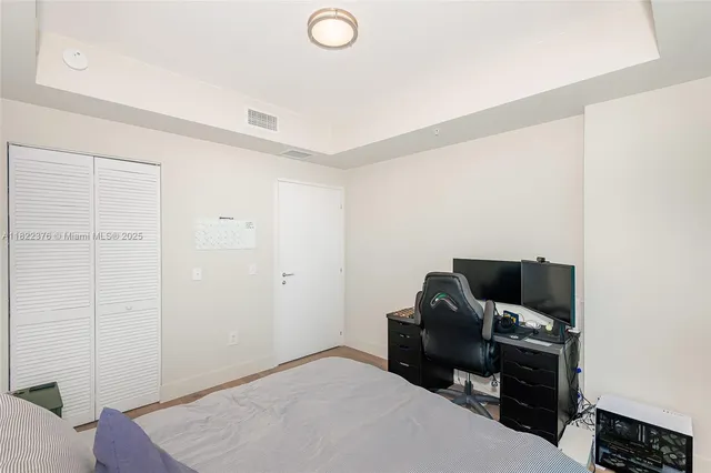 $699,000 | 300 South Biscayne Boulevard, Unit T2612, Miami, FL 33131