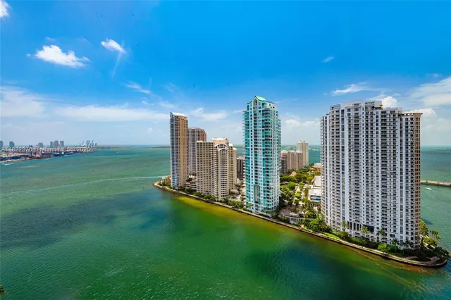 $699,000 | 300 South Biscayne Boulevard, Unit T2612, Miami, FL 33131