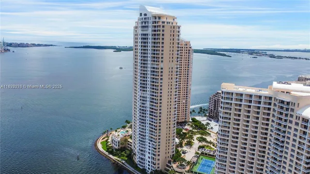 $699,000 | 300 South Biscayne Boulevard, Unit T2612, Miami, FL 33131
