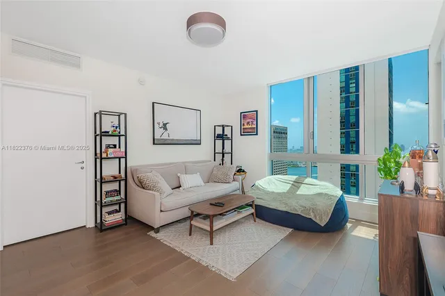 $699,000 | 300 South Biscayne Boulevard, Unit T2612, Miami, FL 33131