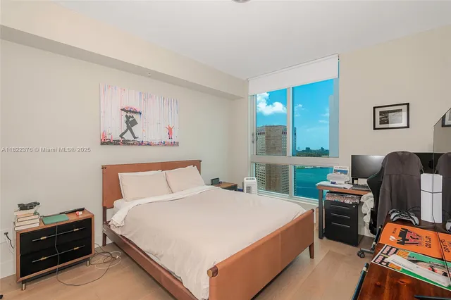 $699,000 | 300 South Biscayne Boulevard, Unit T2612, Miami, FL 33131