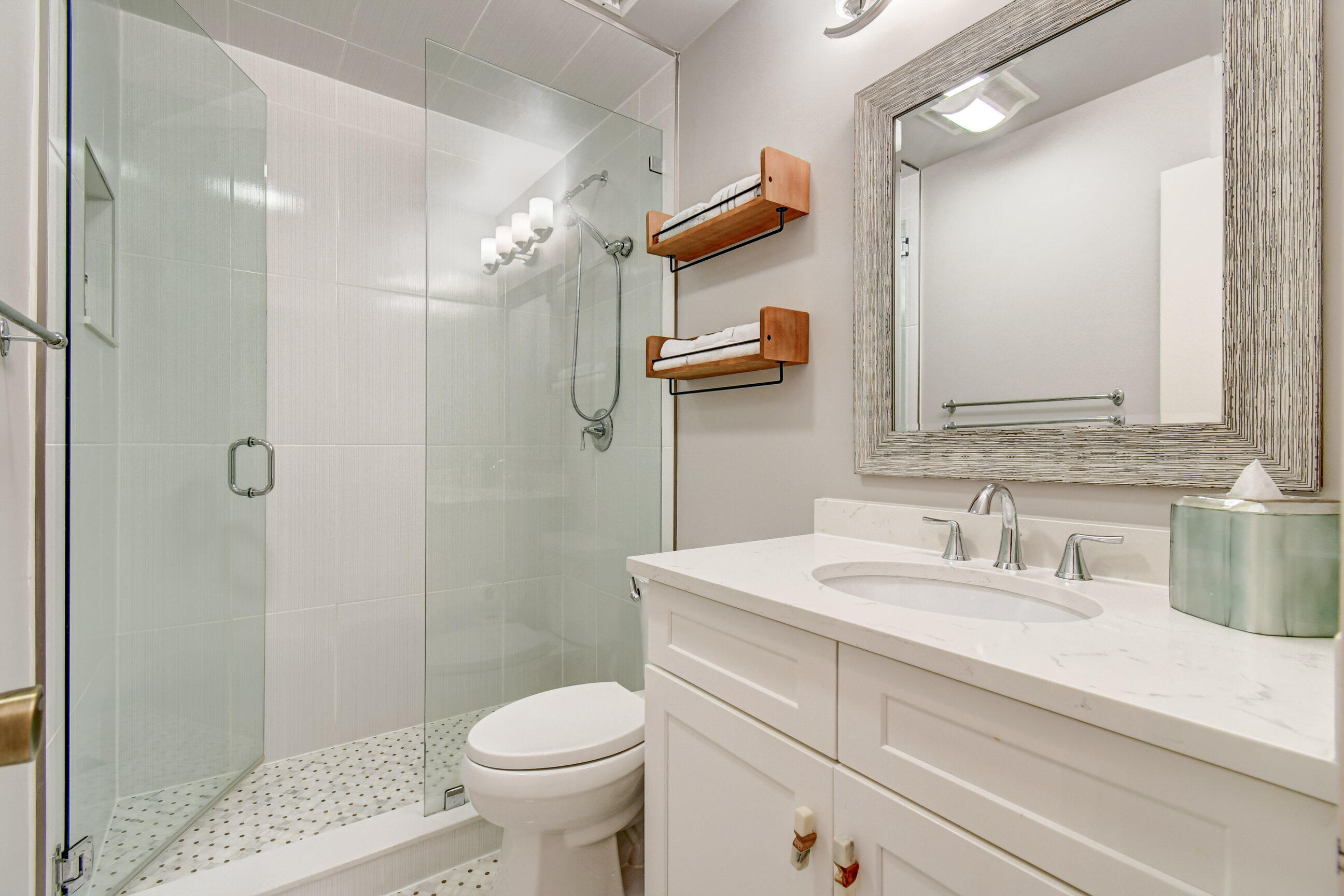 11171 Oakdale Road Boynton Beach, FL 33437 - Photo 36 of 57 2nd bath upstairs