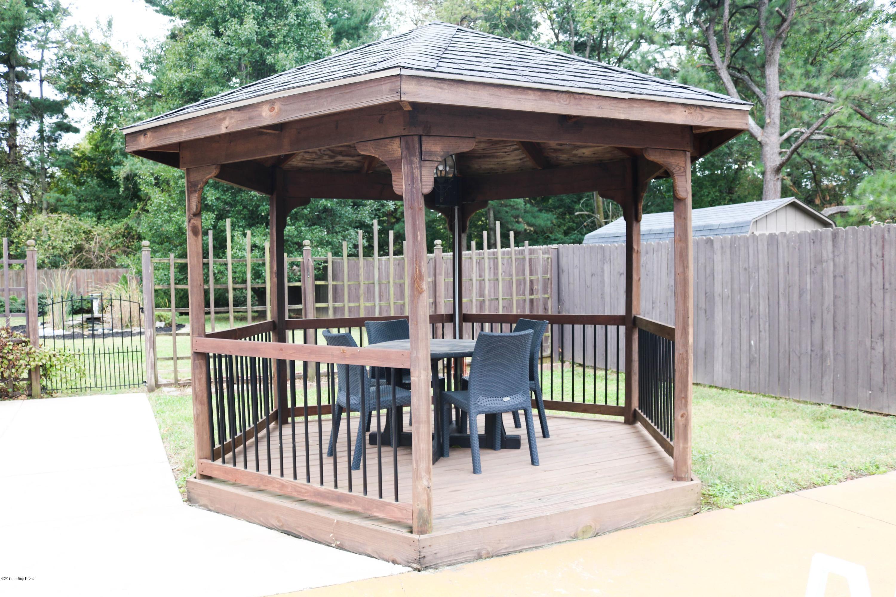 5300 Rayburn Road Louisville, KY 40272 - Photo 74 of 99 Gazebo