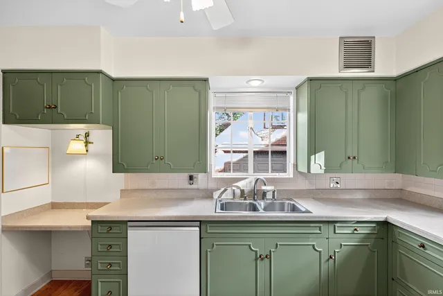 $384,999 | 1123 East Eckman Street, South Bend, IN 46614