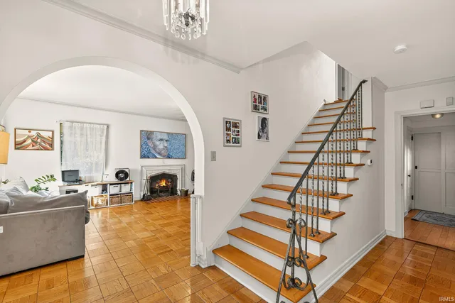 $384,999 | 1123 East Eckman Street, South Bend, IN 46614