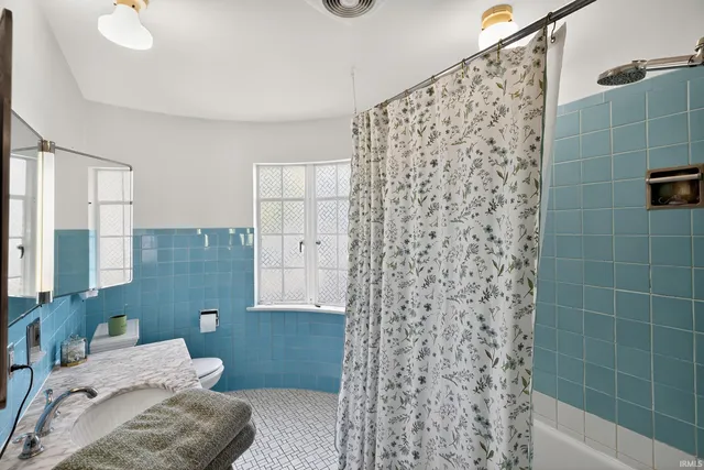 $384,999 | 1123 East Eckman Street, South Bend, IN 46614