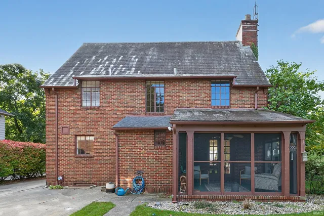 $384,999 | 1123 East Eckman Street, South Bend, IN 46614