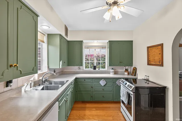 $384,999 | 1123 East Eckman Street, South Bend, IN 46614