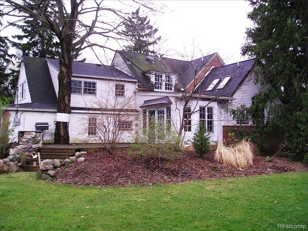 3224 Adams Road Troy, MI 48084 - Photo 16 of 16 Way back in the corner shot!
