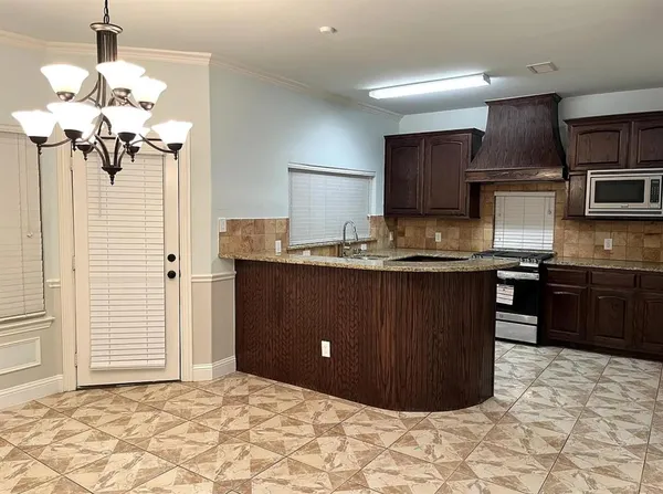 $2,700 | 2710 Cartwright Street, Irving, TX 75062