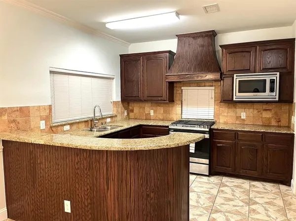 $2,700 | 2710 Cartwright Street, Irving, TX 75062