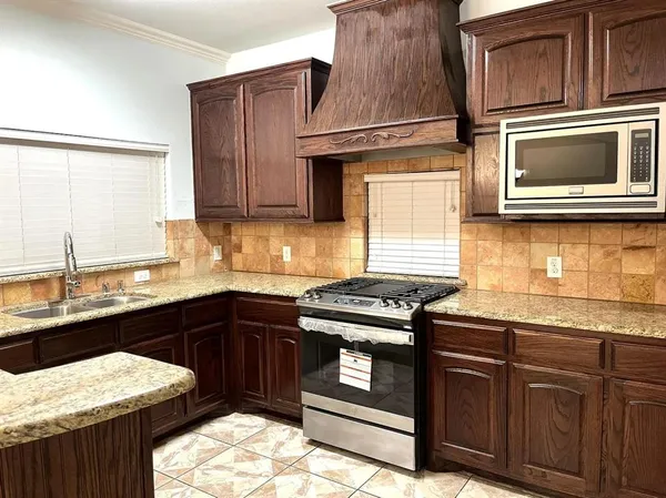 $2,700 | 2710 Cartwright Street, Irving, TX 75062