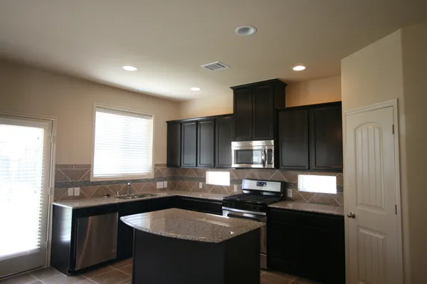 $2,000 | 18319 Amalfi Coast Drive, Cypress, TX 77433