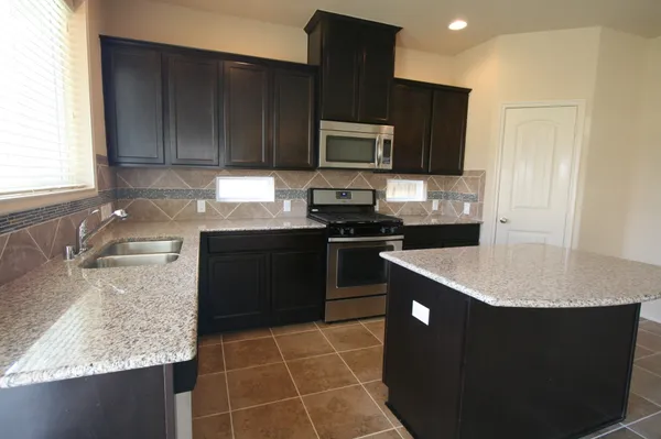 $2,000 | 18319 Amalfi Coast Drive, Cypress, TX 77433