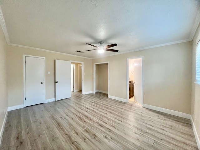 819 Redway Lane Houston, TX 77062 - Photo 12 of 27 The primary bedroom offers two closets.