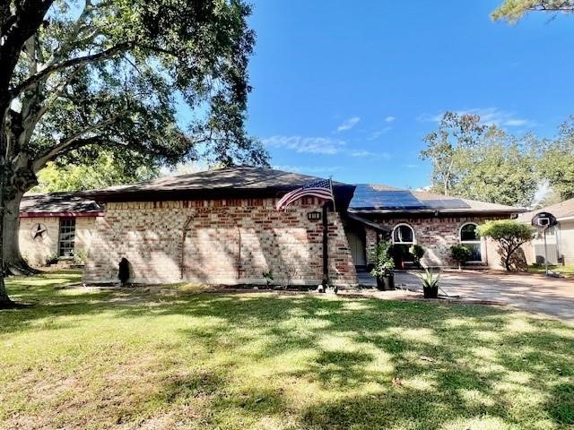 819 Redway Lane Houston, TX 77062 - Photo 3 of 27